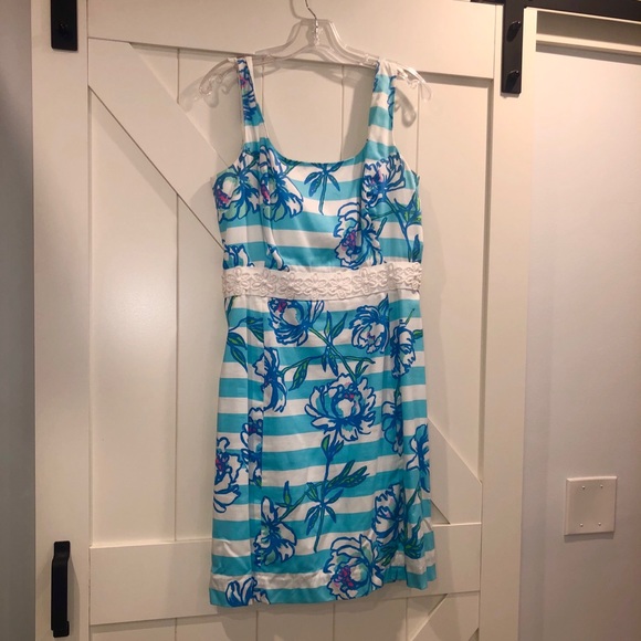 Lilly Pulitzer Dresses & Skirts - Lilly Pulitzer blue and white dress